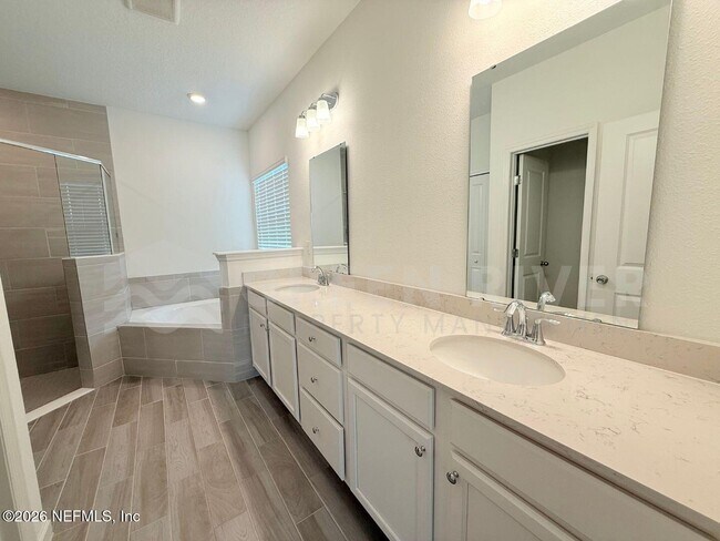 Building Photo - 2717 White Cedar Ln