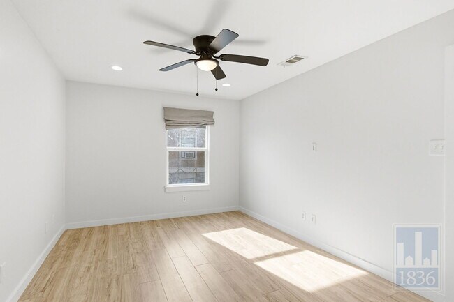 Building Photo - 1308 Southport Dr