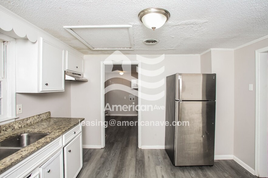 Building Photo - 2647 Trull St