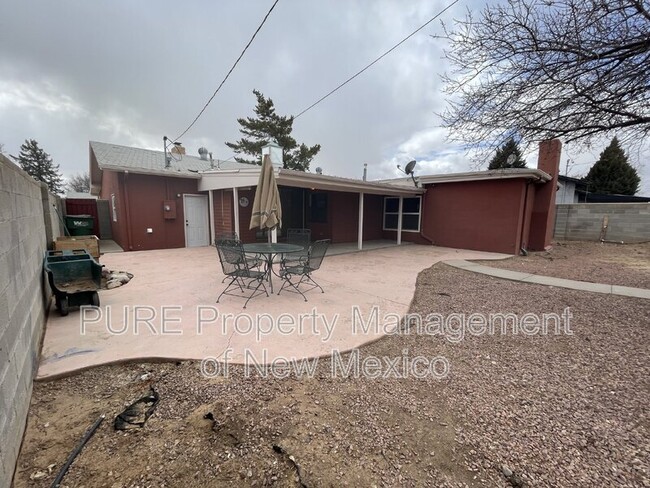 Building Photo - 1208 E 17th St