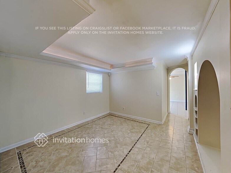 Building Photo - 1379 Hidden Cir