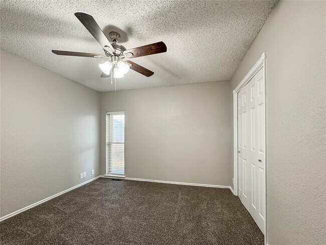 Building Photo - 2108 Shorewood Ln
