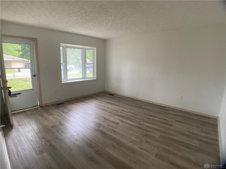 Family Room - 341 Halifax Dr