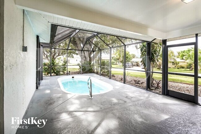 Building Photo - 136 Sunnyside St NW