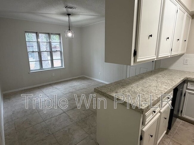 Building Photo - 10002 Stardust Trail