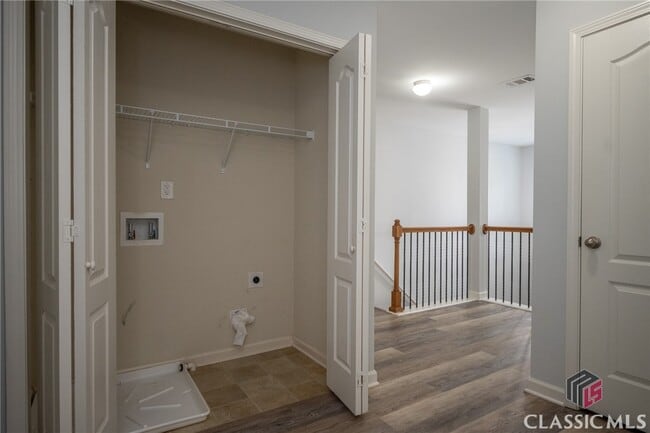 Building Photo - 168 Putters Dr