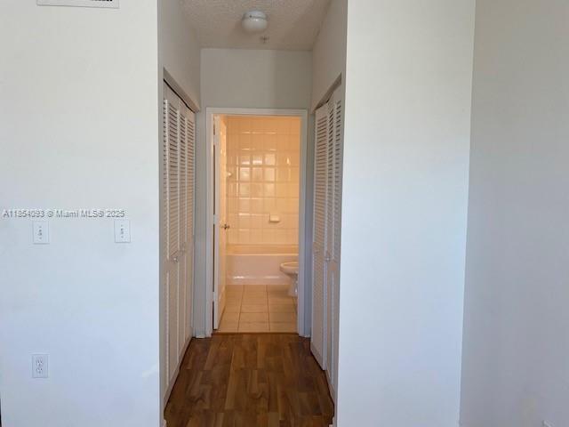 Building Photo - 8070 N Nob Hill Rd