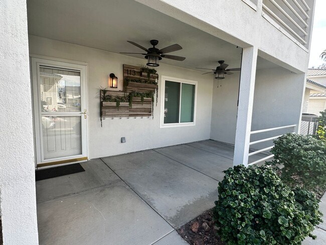 Building Photo - Beautiful 2-bedroom, 2-bathroom condo alon...