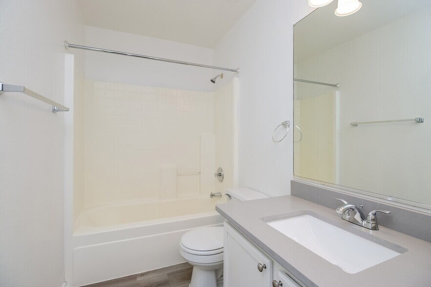 Building Photo - 4630 N 91st Dr