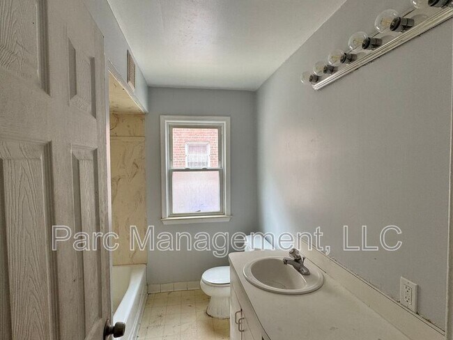 Building Photo - 13574 Mansfield St