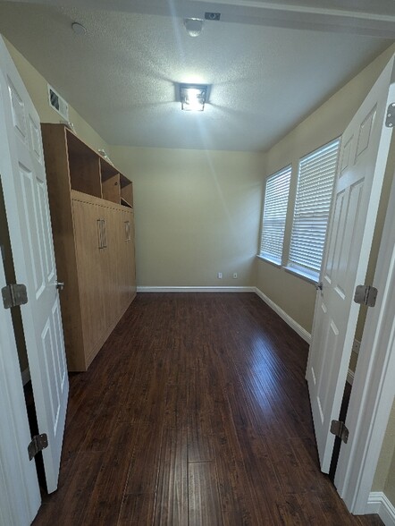 Building Photo - 3121 St Florian Way