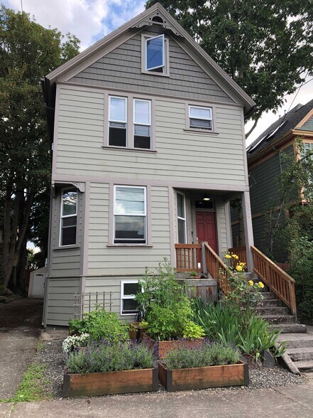 Primary Photo - 2026 SE Taylor St