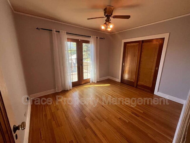 Building Photo - 343 S Clarkson St