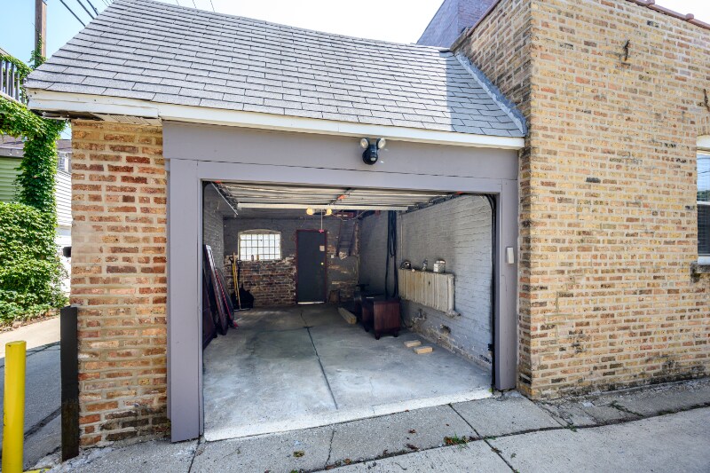 Building Photo - 1646 W Blackhawk St