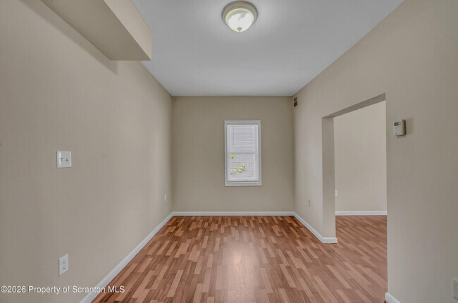 Building Photo - 538 River St