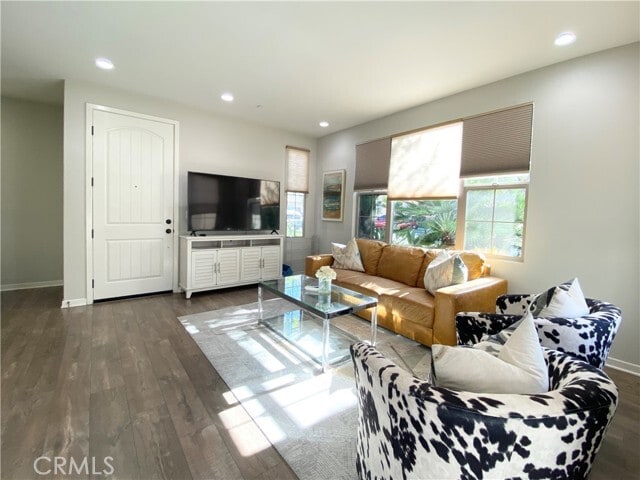 Building Photo - 57 Bronze Leaf