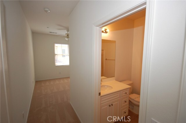 Building Photo - 121 Chantilly