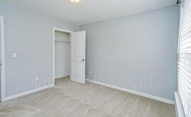 Building Photo - 249 Lockeland Park Dr