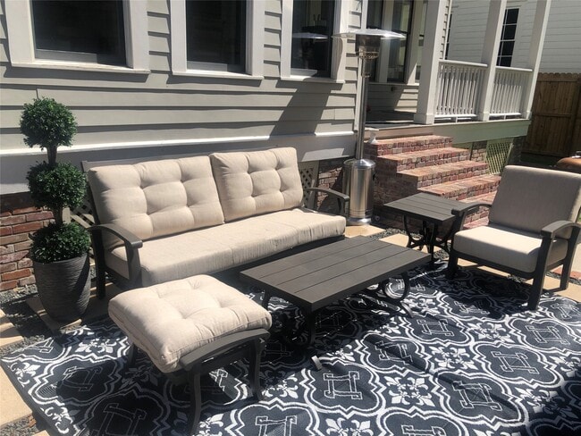 Building Photo - 1131 Oxford St