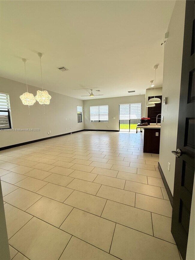 Building Photo - 13651 SW 158th Pl