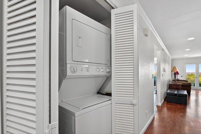 Building Photo - 4794 Arizona St