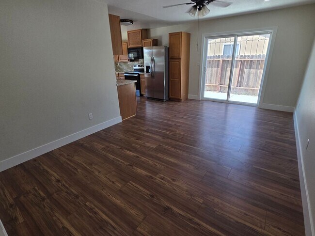 Building Photo - 616 Placer Ln