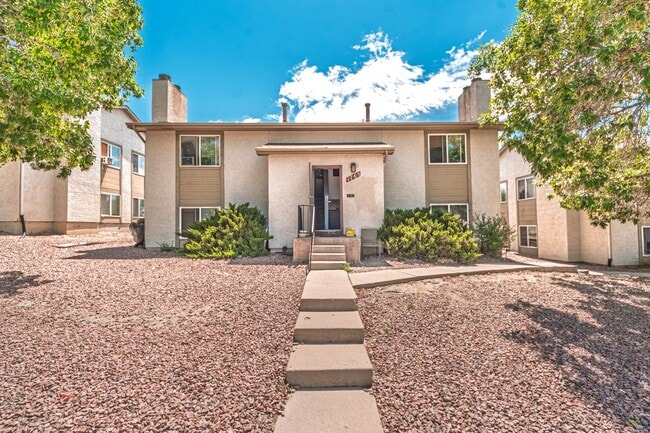 Building Photo - 1765 Zebulon Dr