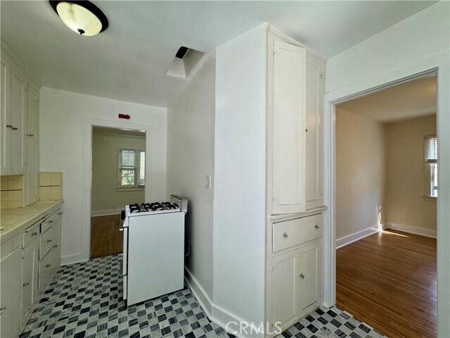 Building Photo - 1714 Gillette Crescent