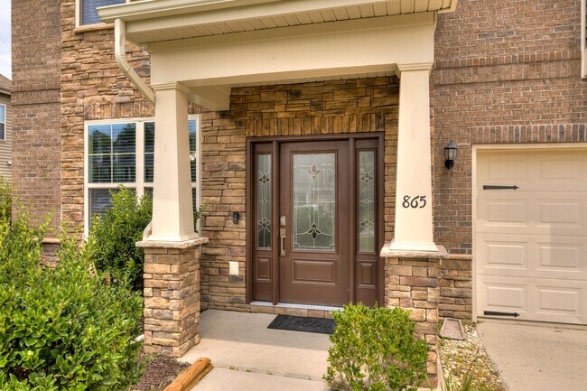 Building Photo - 865 Cormier Dr