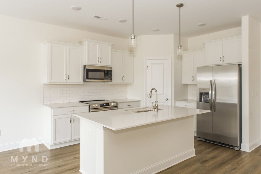 Building Photo - 150 Rose Vly Dr