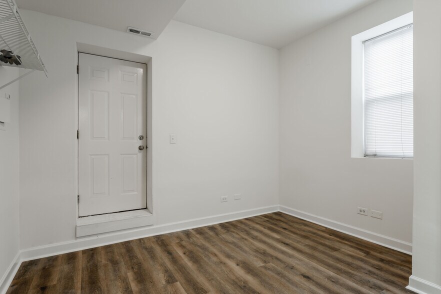 Building Photo - 2112 N Campbell Ave