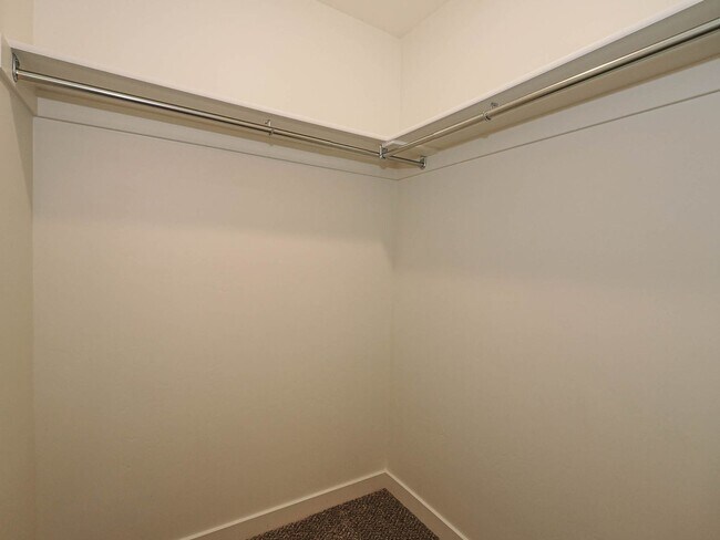 Building Photo - RES_WHITE_8178