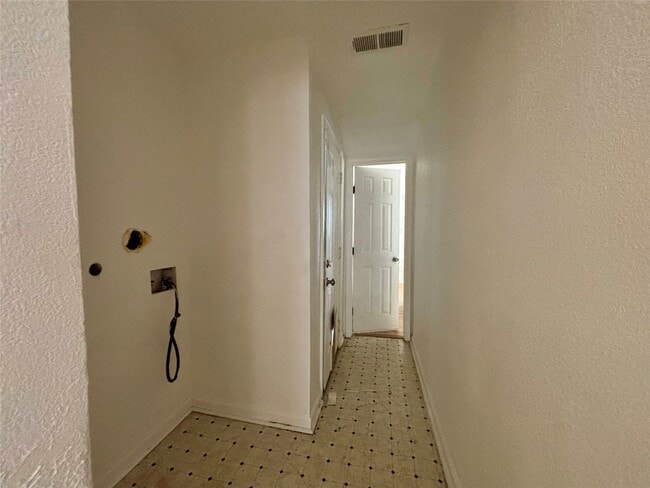 Building Photo - 3410 Sealy Ave