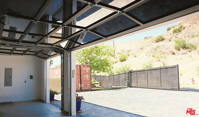 Building Photo - 1700 Cadenhorn Dr