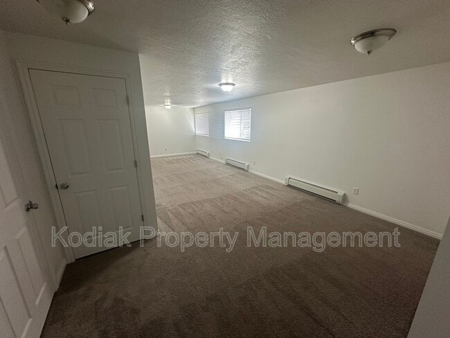 Building Photo - 1802 S 200 W