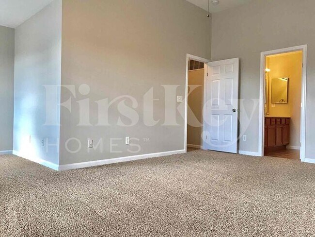Building Photo - 6176 Fox Run Ln