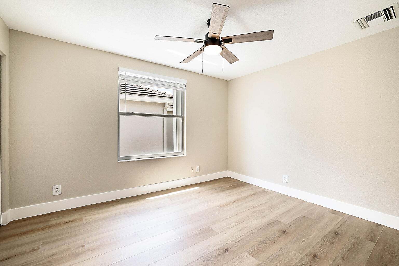 Building Photo - 122 Kensington Way