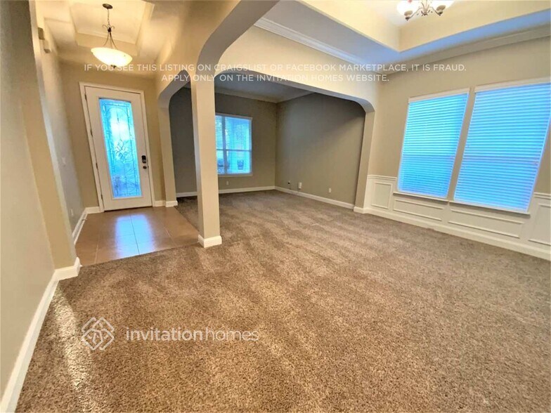 Building Photo - 133 W Village Dr