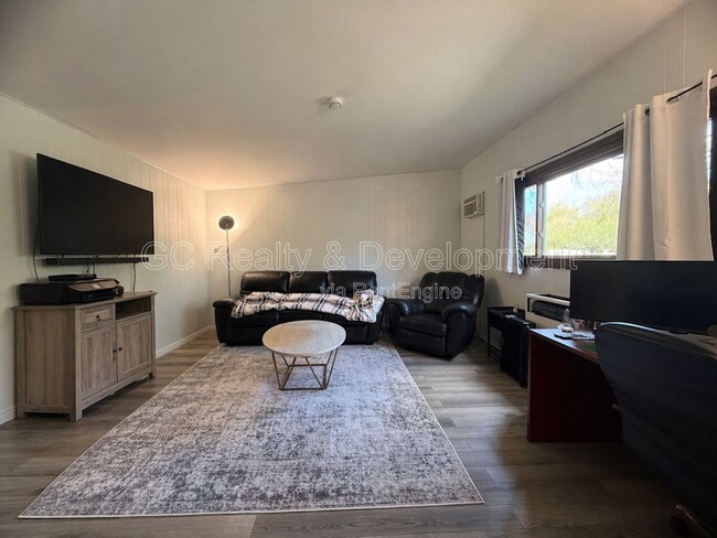 Building Photo - 558 Mallard Ln