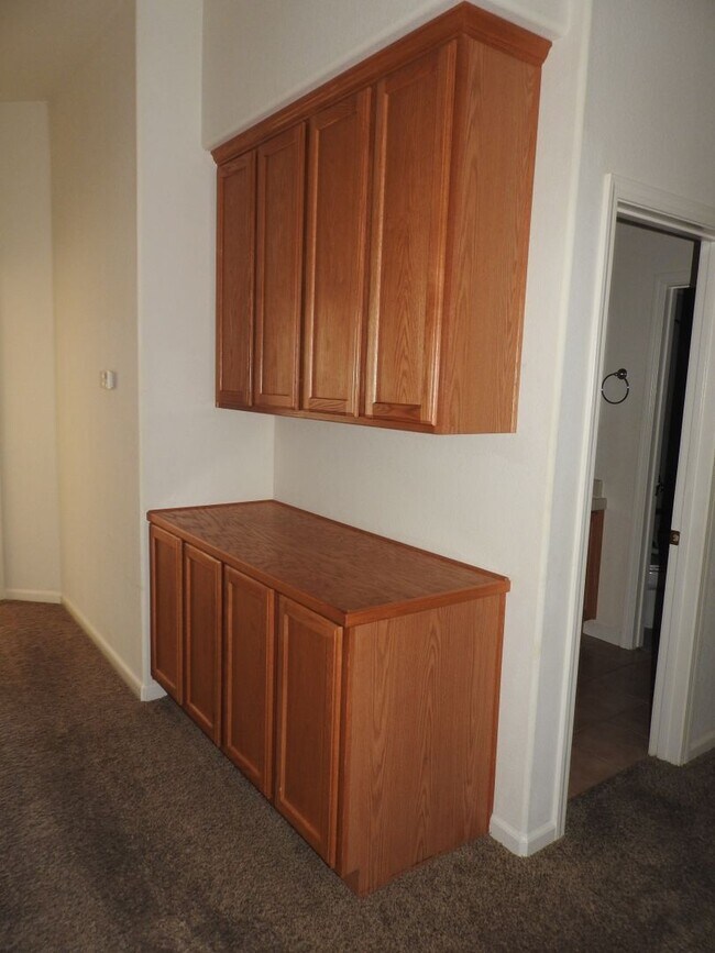 Building Photo - Beautiful Home in Highland Park