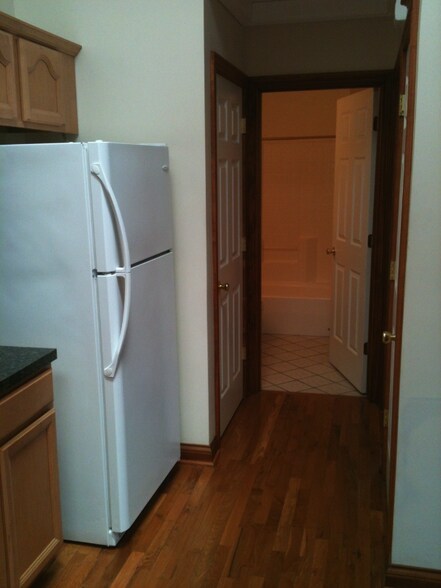 Building Photo - 228 Lexington Ave