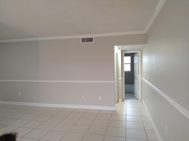 Building Photo - 1265 W 24th St