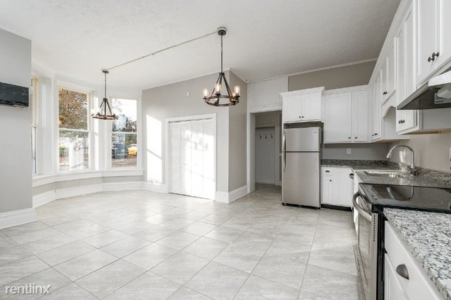 Building Photo - 811 Westover Dr