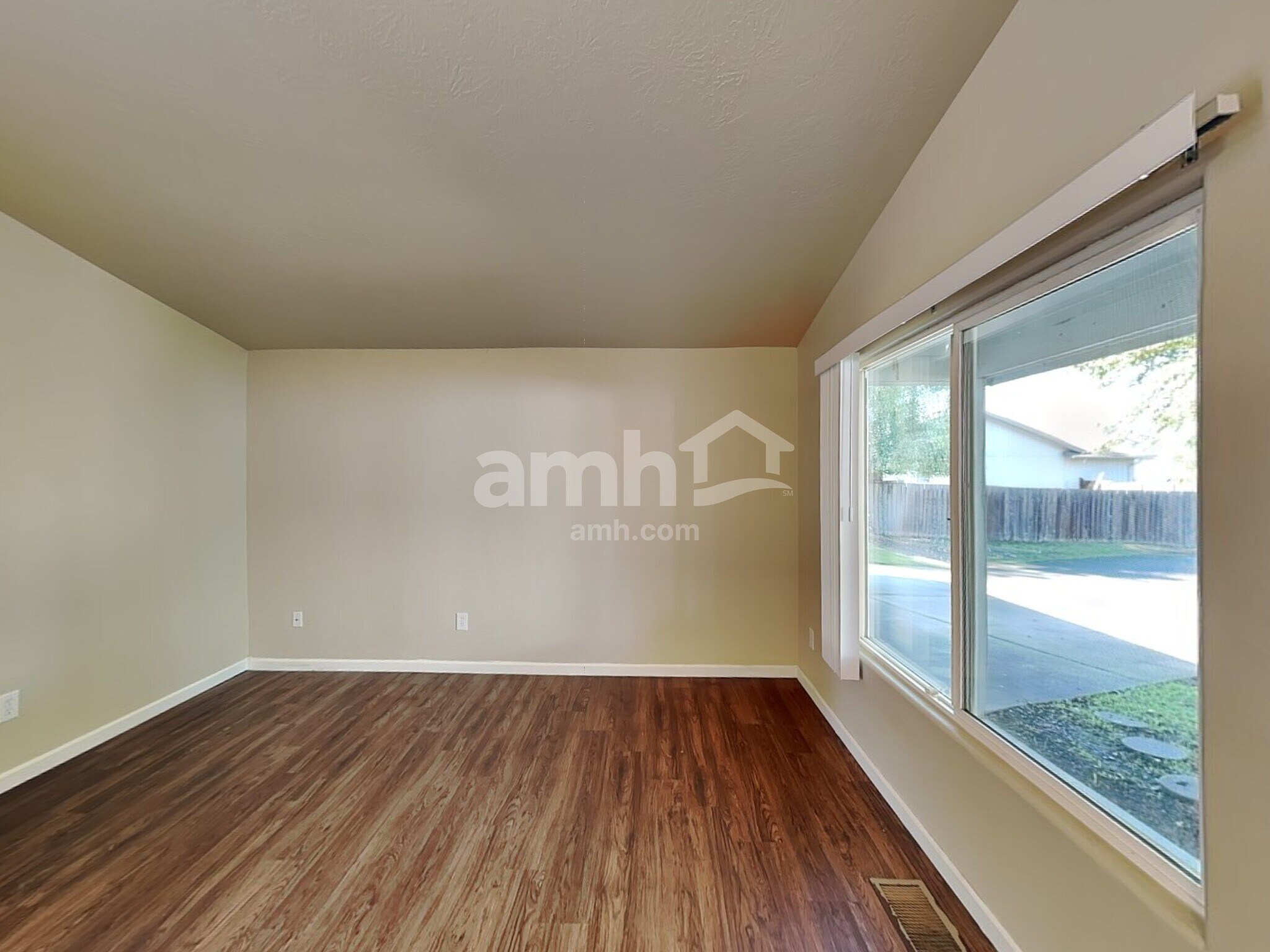 Building Photo - 1774 Cherrybloom Ct SE