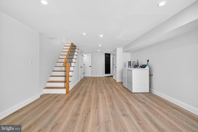 Building Photo - 5925 Woodcrest Ave