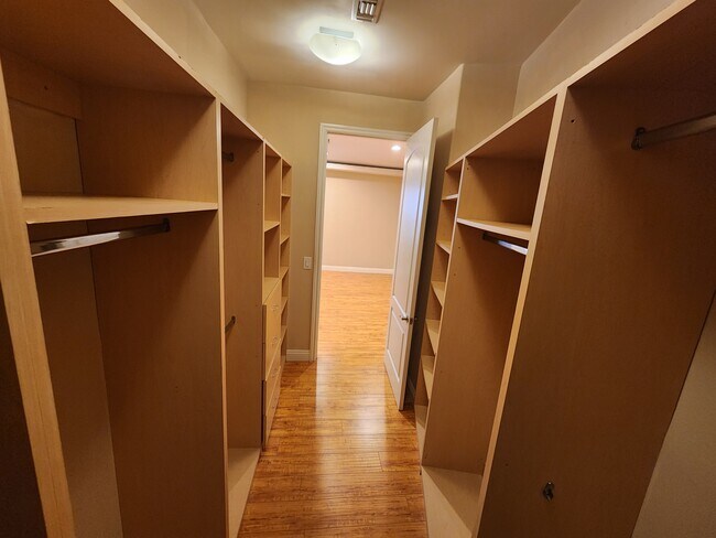 Building Photo - 11131 Sunshine Ter