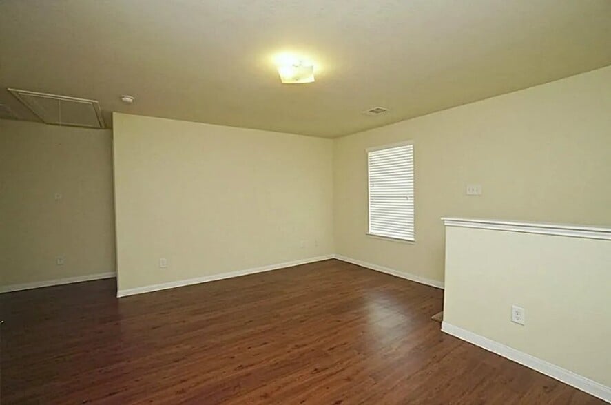 Building Photo - 882 Sun Prairie Dr