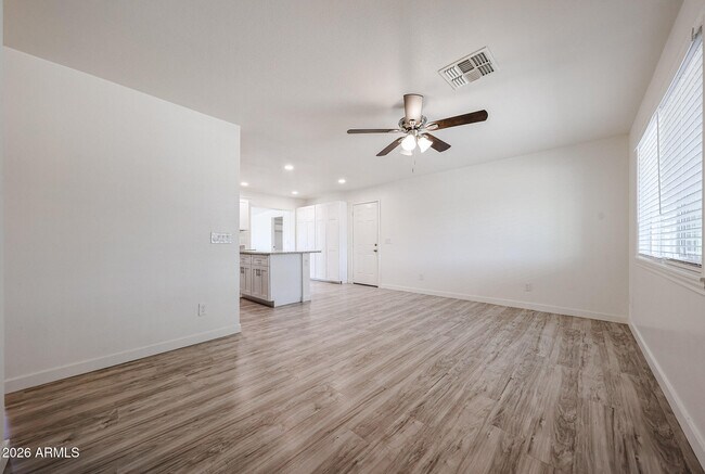 Building Photo - 7014 N 77th Ave