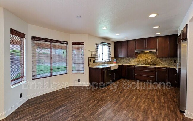 Building Photo - 2363 W Hemlock Ct
