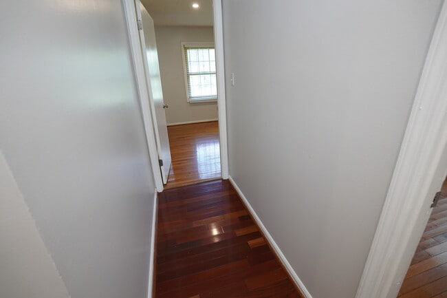 Building Photo - 505 Westchester Dr